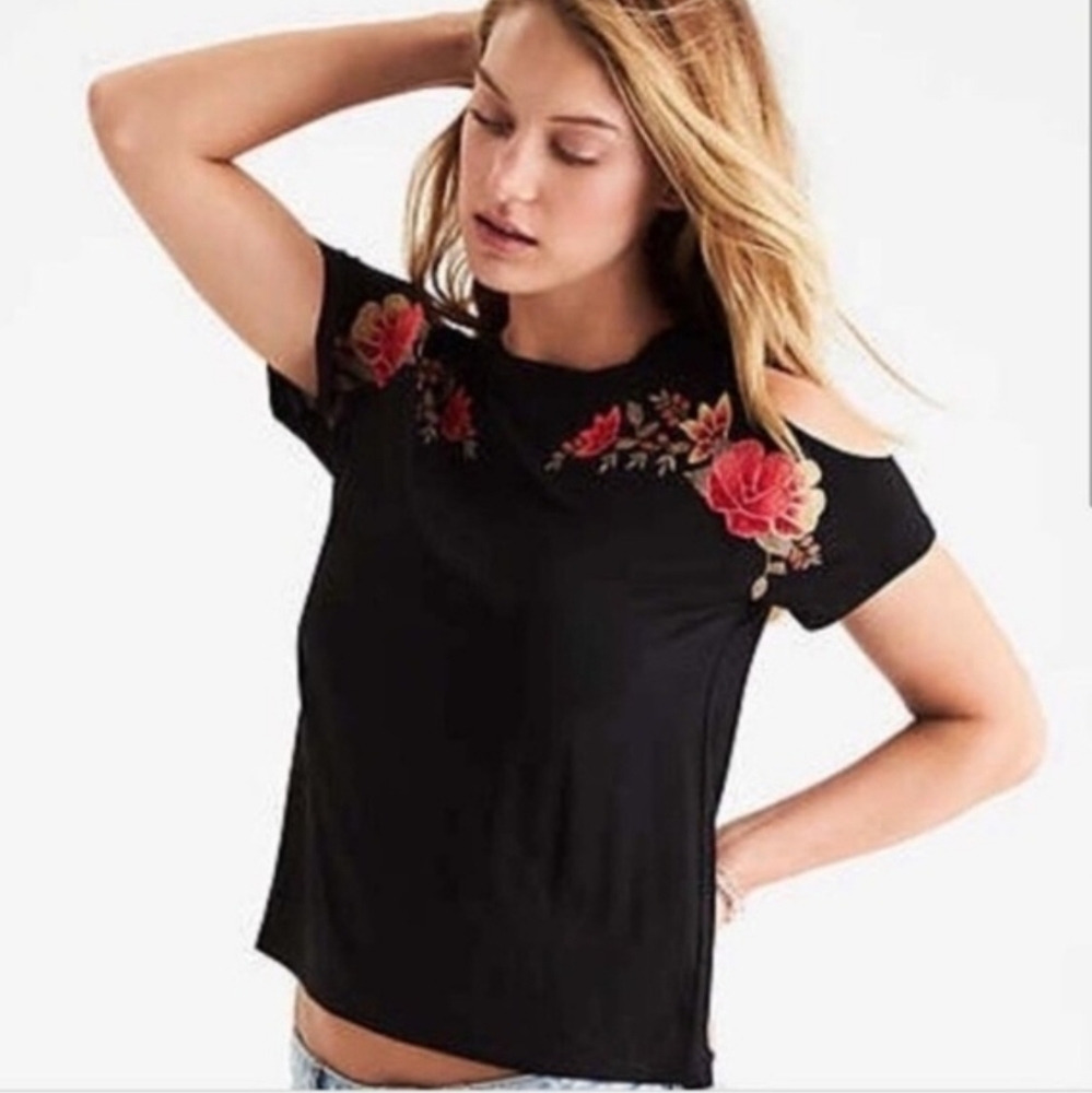 🖤American Eagle🖤 embroidered top🖤